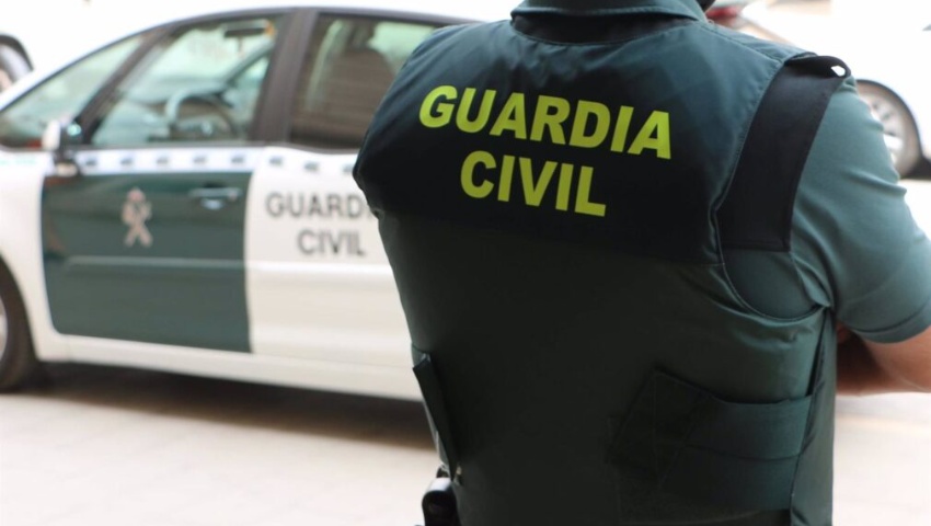 Un-agente-de-la-Guardia-Civil-Foto-archivo-guardia-civil-1010x613 (1)